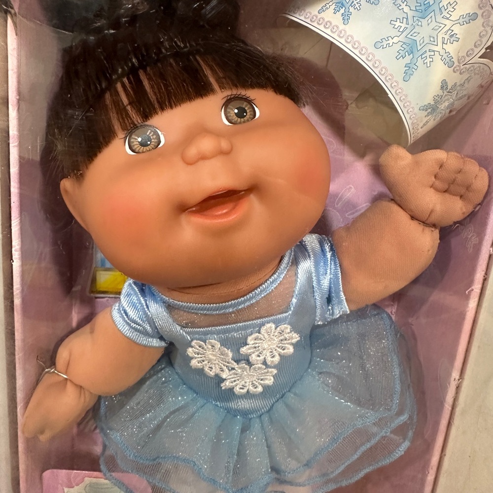 Rare...New In Box 2001 Cabbage Patch Kids Ice Skating Star Doll - Picture 2 of 6
